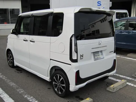 Honda N-BOX Custom