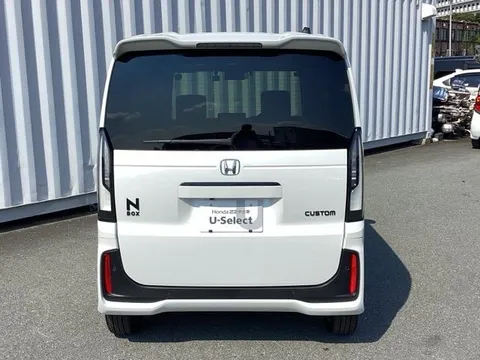 Honda N-BOX Custom