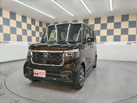 Honda N-BOX Custom