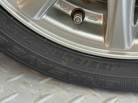 Daihatsu Mira Tocot