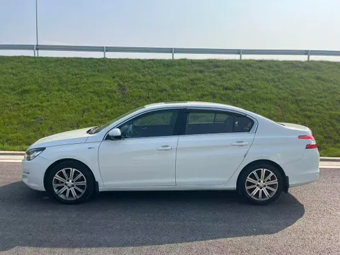 Peugeot 408