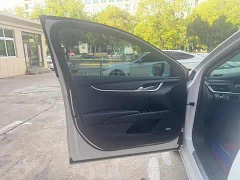 Cadillac XTS