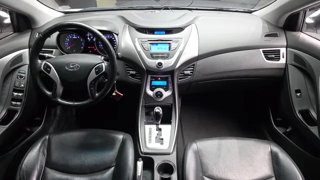 Hyundai Elantra (Avante)