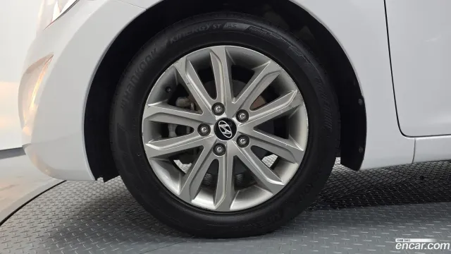 Hyundai Elantra (Avante)