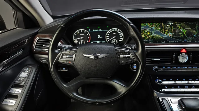 Genesis G90 (EQ900)