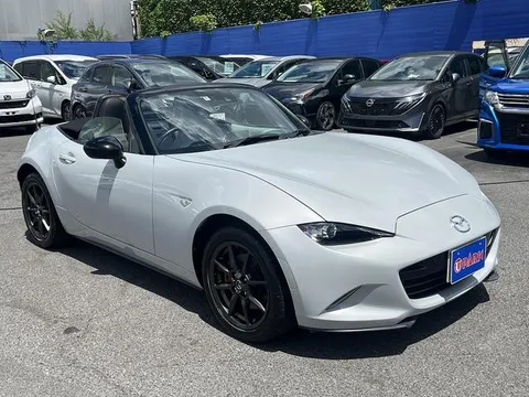 Mazda MX-5 (Roadster)