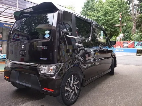 Suzuki Wagon R Stingray