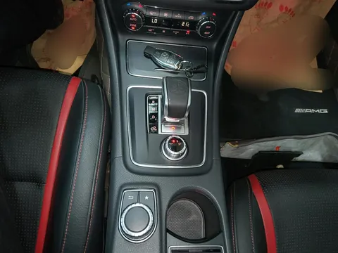 Mercedes-Benz Mercedes-Benz CLA