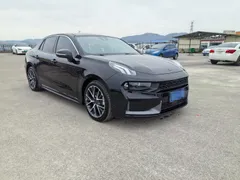 Lynk & Co 03