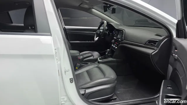 Hyundai Elantra (Avante)
