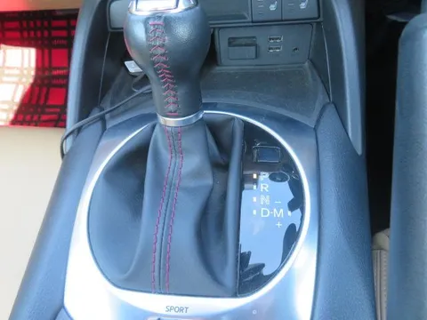 Mazda MX-5 (Roadster)