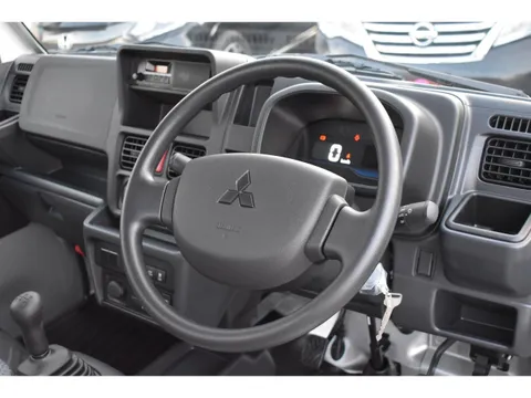 Mitsubishi Minicab Truck