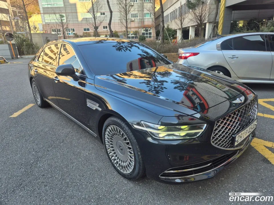 Genesis G90