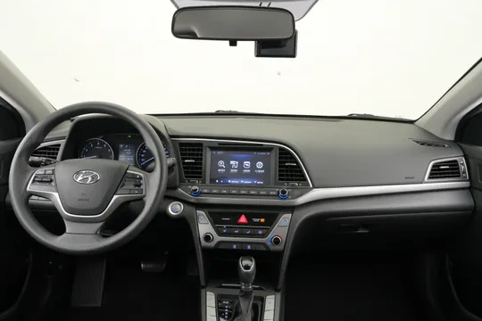 Hyundai Elantra (Avante)
