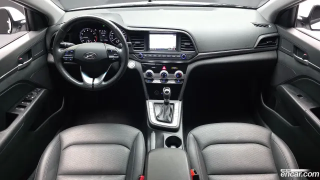 Hyundai Elantra (Avante)