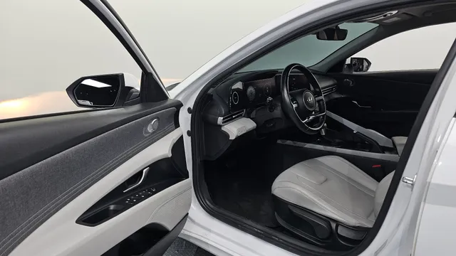 Hyundai Elantra (Avante)