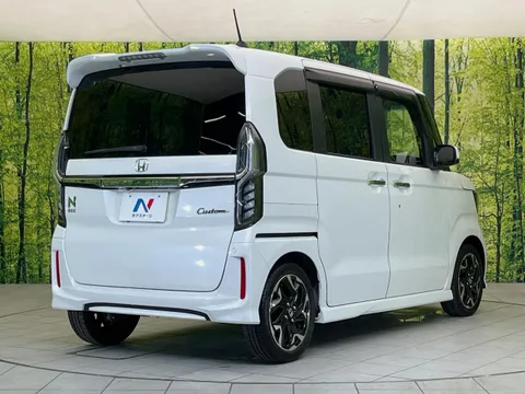 Honda N-BOX Custom
