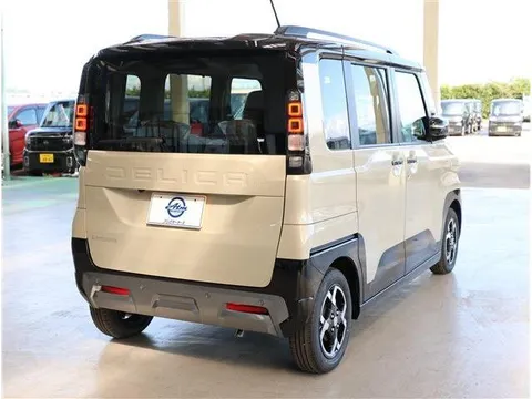 Mitsubishi Delica Mini