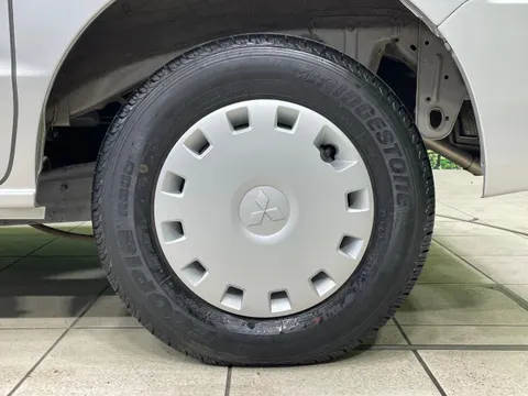 Mitsubishi Minicab Van