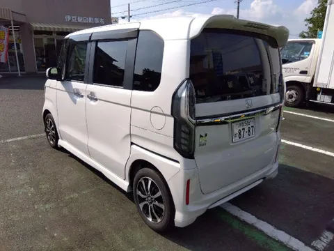 Honda N-BOX Custom