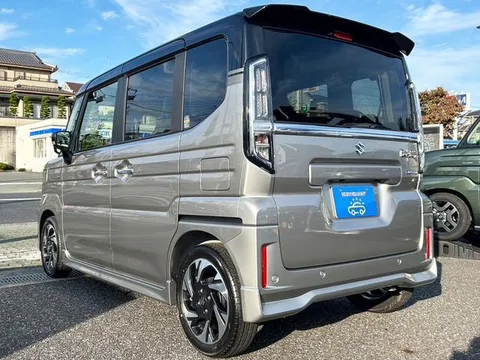 Suzuki Spacia Custom