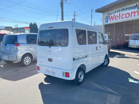 Nissan Clipper Van