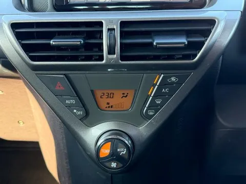 Toyota iQ