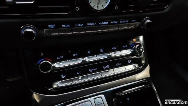 Genesis G90 (EQ900)