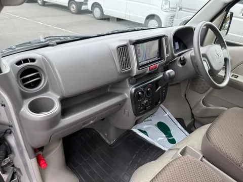 Mitsubishi Minicab Van