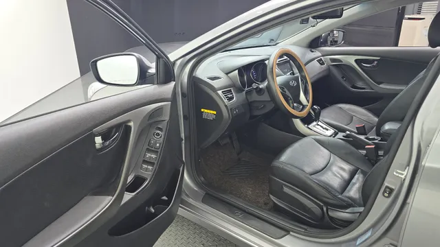 Hyundai Elantra (Avante)