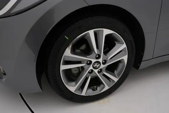 Hyundai Elantra (Avante)