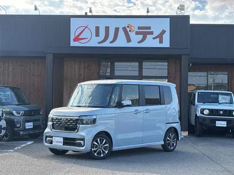 Honda N-BOX Custom