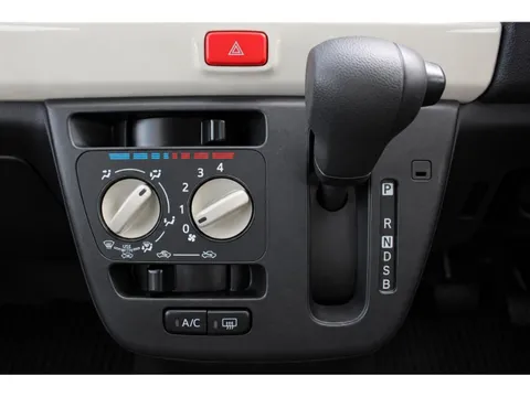 Daihatsu Mira Tocot