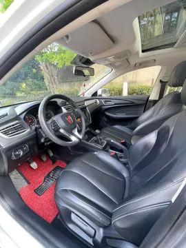 Roewe i5