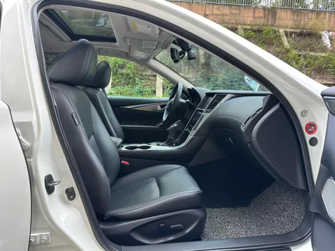 Infiniti Q50L