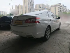Peugeot 408