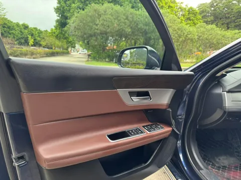 Jaguar XFL