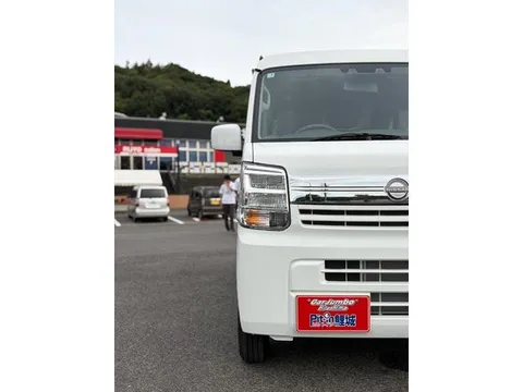 Nissan Clipper Van