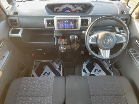 Toyota Pixis Mega