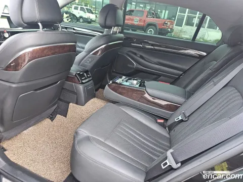 Genesis G90 (EQ900)