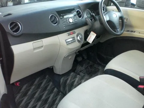 Subaru Lucra