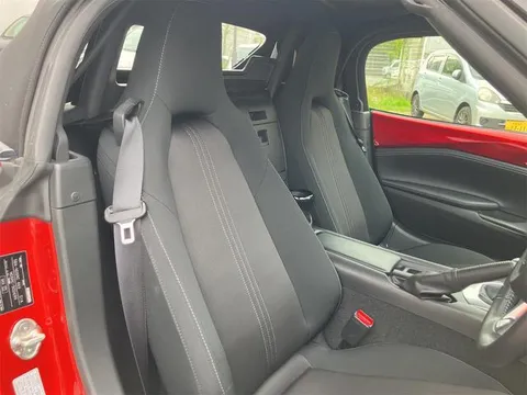 Mazda MX-5 (Roadster)