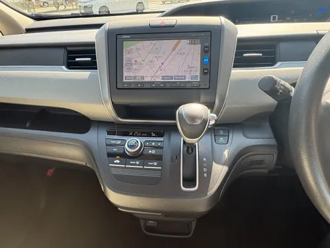 Honda Freed Plus