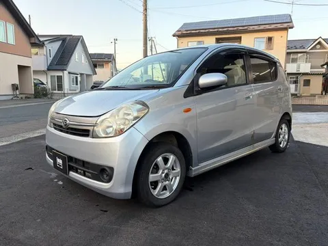 Daihatsu Mira Custom
