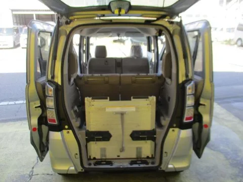 Honda N-BOX Plus