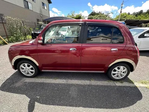 Daihatsu Mira Gino