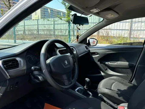 Peugeot 301