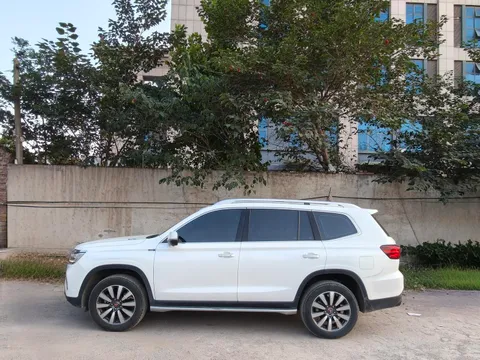 Roewe RX8