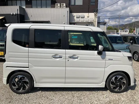 Suzuki Spacia Custom