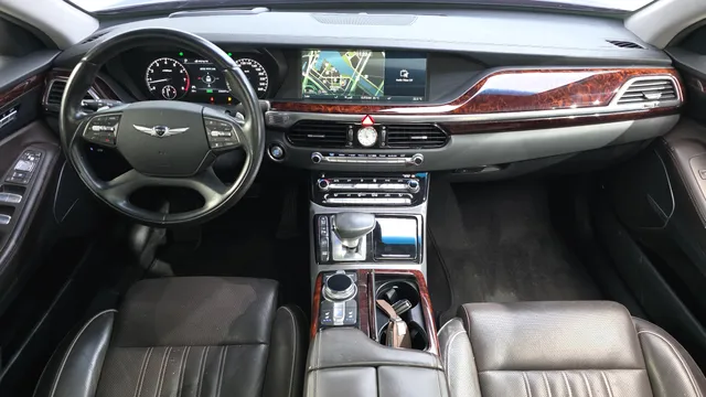 Genesis G90 (EQ900)